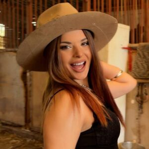 Ρούλα Παπαθανασίου: Το νέο της τσιφτετέλι «Με Ζηλεύεις Πολύ» με την υπογραφή Σιγανού-Βαλεντίνο-Καπότση και γνωστό πολίστα πρωταγωνιστή (βιντεοκλιπ)