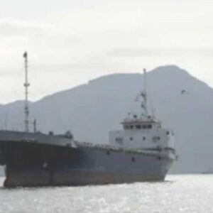 Το Ιράν ανοίγει τα Στενά του Ορμούζ για τα εμπορικά πλοία για όσο διαρκεί η εκεχειρία στον Λίβανο – Πτώση στο πετρέλαιο, κάτω από $90 το Brent