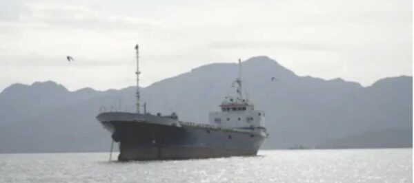 Το Ιράν ανοίγει τα Στενά του Ορμούζ για τα εμπορικά πλοία για όσο διαρκεί η εκεχειρία στον Λίβανο –  Πέφτει η τιμή του πετρελαίου ,κάτω από $90 το Brent