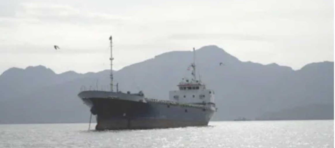 Το Ιράν ανοίγει τα Στενά του Ορμούζ για τα εμπορικά πλοία για όσο διαρκεί η εκεχειρία στον Λίβανο –  Πέφτει η τιμή του πετρελαίου ,κάτω από $90 το Brent