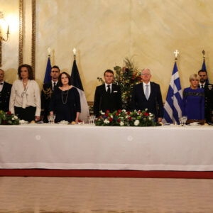 Προεδρικό Μέγαρο: Αυτό είναι το μενού στο δείπνο προς τιμήν του Εμανουέλ  Μακρόν που παραθέτει ο Κωνσταντίνος Τασούλας