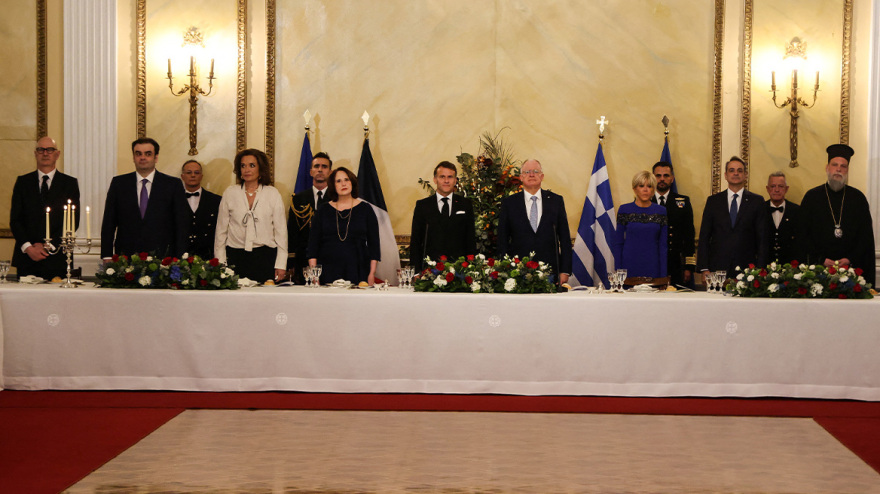 Προεδρικό Μέγαρο: Αυτό είναι το μενού στο δείπνο προς τιμήν του Εμανουέλ  Μακρόν που παραθέτει ο Κωνσταντίνος Τασούλας