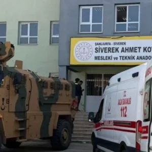 Ένοπλη επίθεση σε λύκειο στην Τουρκία: Τουλάχιστον 16 τραυματίες, αυτοκτόνησε ο δράστης – Βίντεο