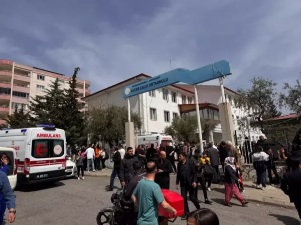 Τουρκία: Νέα ένοπλη επίθεση σε σχολείο με 4 νεκρούς και 20 τραυματίες – Μαθητής ο δράστης, αυτοκτόνησε (εικόνες&βίντεο)