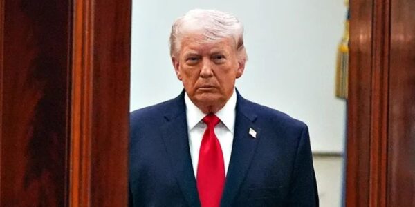 Τραμπ: Μπαράζ απειλών κατά του Ιράν – «Ο χρόνος λήγει την Τρίτη, θα τα ανατινάξουμε όλα» αν δεν επιτευχθεί συμφωνία, ανοίξτε το γ@@@@@νο Στενό»