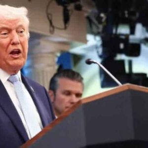 Τραμπ: Αν δεν υπάρξει συμφωνία ως το βράδυ της Τρίτης «κάθε γέφυρα στο Ιράν θα καταστραφεί , μπορούμε να τους εξουδετερώσουμε εν μία νυκτί»