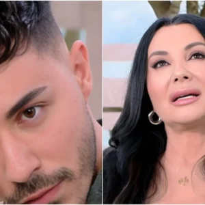 Η Πόπη Μαλλιωτάκη και ο γιος της ξέσπασαν σε κλάματα για τη δολοφονία του Μπάμπη Λαζαρίδη: Όταν ο Βασίλης τον είδε στο φέρετρο φοβήθηκε (βίντεο)