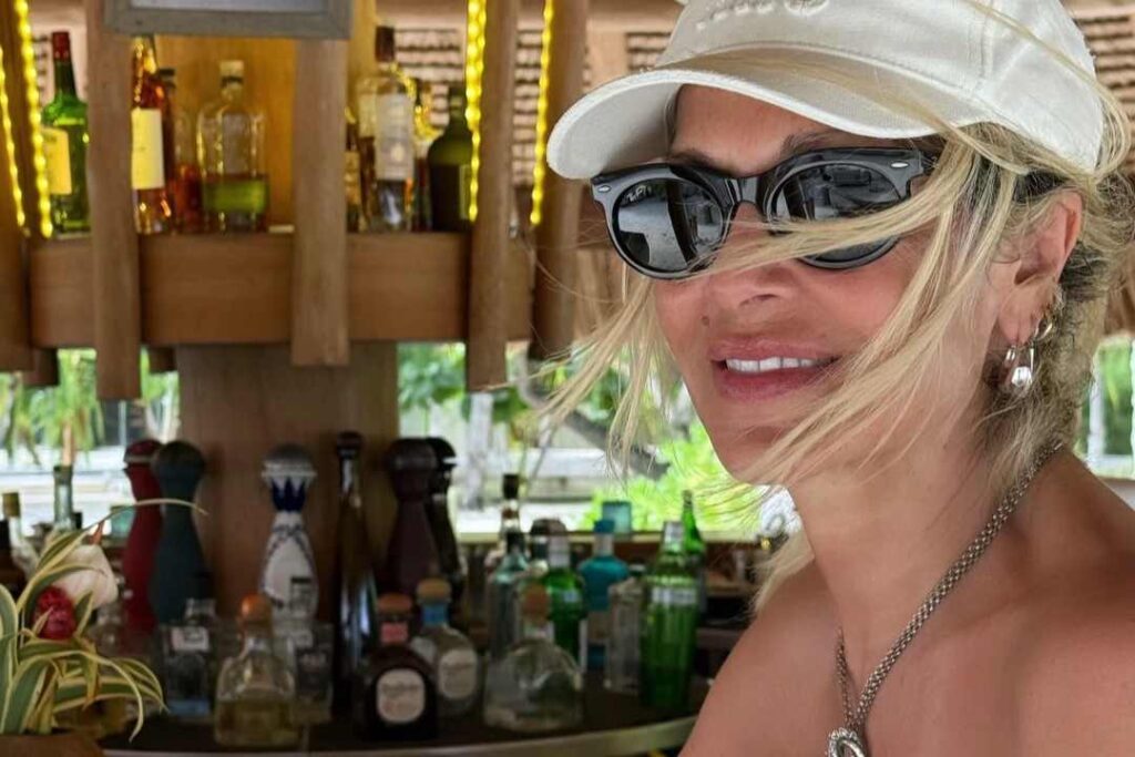 Άννα Βίσση: Συνεχίζει τις εξωτικές διακοπές της – Το βίντεο με  καρχαρία  που …κάνει βόλτες