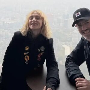 Ελεωνόρα Ζουγανέλη – Νίκος Συρίγος: Πάσχα στην Κορέα – Όπου κι αν βρισκόμαστε, το φως μπορεί να φτάσει σε εμάς αν το θελήσουμε