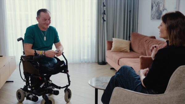 «Η Ζωή σου Όλη»: Η Χριστίνα Βίδου συναντά τον βετεράνη μαχητή  Γιούρι Ολένικ –  Απόψε, Τρίτη 14 Απριλίου στις 00.30, στον ΣΚΑΪ