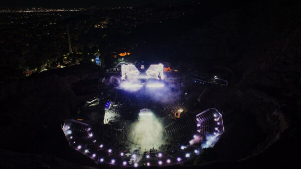 Οι Adriatique έφεραν ένα μουσικό experience χωρίς προηγούμενο στην Αθήνα– Live visuals, χορός και δυνατά beats από την Allwyn