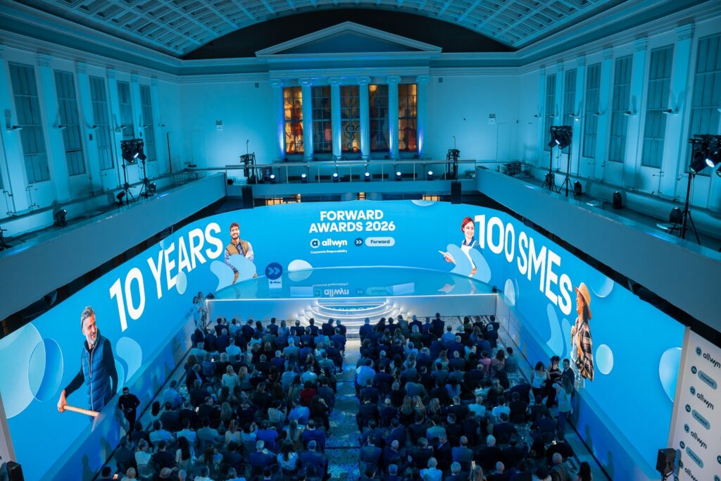Η AllwynHellas γιόρτασε τα 10 χρόνια του προγράμματος Forward με 100 επιχειρήσεις στην οικογένειά του
