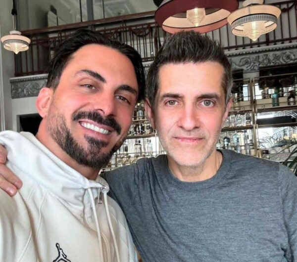 Αυτός είναι ο νέος καλλιτέχνης που «υπέγραψε» ο Φοίβος και προκαλεί «Εξάρτηση»