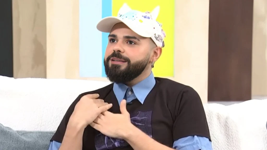 Ο Ακύλας στην πρώτη του συνέντευξη μετά τη Eurovision: Ένιωσα ότι έπρεπε να απολογηθώ, περίμενα ότι θα με λιθοβολήσουν στο Σύνταγμα (βίντεο)