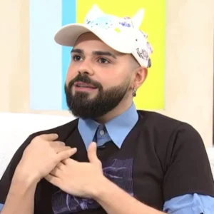 Ο Ακύλας στην πρώτη του συνέντευξη μετά τη Eurovision: Ένιωσα ότι έπρεπε να απολογηθώ, περίμενα ότι θα με λιθοβολήσουν στο Σύνταγμα (βίντεο)