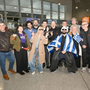 Eurovision 2026: Με την ελληνική σημαία ο Ακύλας και η ελληνική αποστολή, αναχώρησαν  για Βιέννη