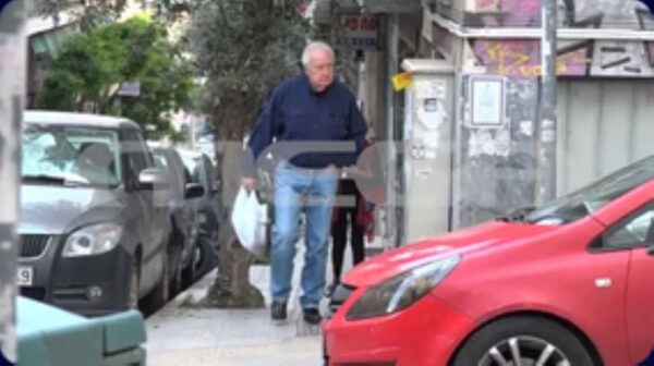 Αλέξανδρος Γιωτόπουλος: Οι πρώτες εικόνες του αρχηγού της 17Ν μετά την αποφυλάκιση του – Η παρέμβαση του Αρείου Πάγου και οι αντιδράσεις (βίντεο)