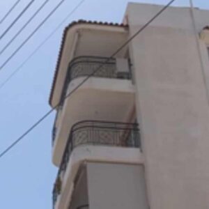 Ηλιούπολη: «Μαμά και μπαμπά, δεν θέλω πια να ζω» – Το σημείωμα που άφησε η μία από τις δύο 17χρονες πριν πέσει στο κενό (βίντεο)