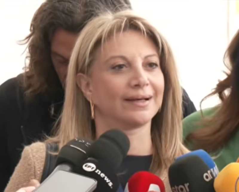 Καρυστιανού: Κατέθεσε στον Άρειο Πάγο  την ιδρυτική διακήρυξη της «Ελπίδας για τη Δημοκρατία» – «Καλούμε όσους θέλουν την αλλαγή να έρθουν δίπλα μας» (βίντεο)