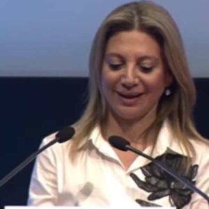 «Ελπίδα για τη Δημοκρατία» το όνομα του κόμματος  της Μαρίας Καρυστιανού – “Δίπλα μου στέκονται αυτοί που πέθαναν άδικα” – Τι λέει η ιδρυτική διακήρυξη