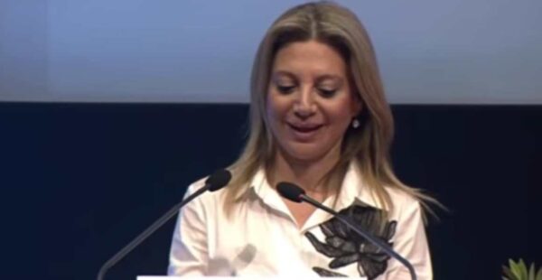 «Ελπίδα για τη Δημοκρατία» το όνομα του κόμματος  της Μαρίας Καρυστιανού – “Δίπλα μου στέκονται αυτοί που πέθαναν άδικα” – Τι λέει η ιδρυτική διακήρυξη