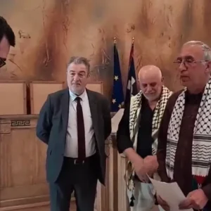 Πειθαρχική έρευνα του υπ. Εσωτερικών για την ορκωμοσία του Πέτρου Κωνσταντίνου στον Δήμο Αθηναίων – Το κείμενο που διάβασε – Βίντεο