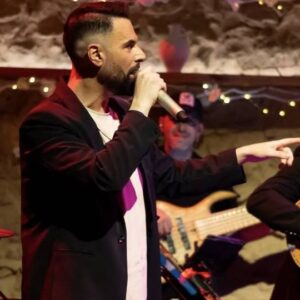 Λαμπερή πρεμιέρα για τον Γιώργο Παπαδόπουλο στο «Koukoutsi» στον Πειραιά (εικόνες)