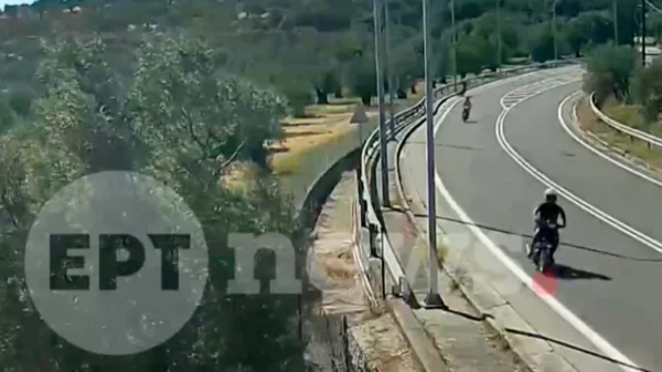 Μυτιλήνη: Βίντεο –σοκ από το τροχαίο με νεκρούς δύο νέους, 16 και 18χρόνων – Η μηχανή προσέκρουσε σε κράσπεδο και κολώνα