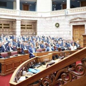 Αιχμές Γεωργιάδη για Δένδια: «Κάποιοι θα πάνε και στη Σελήνη για να μη μιλήσουν» – “Αμφισβητείται ο ρόλος του βουλευτή από μια ‘ακτιβίστρια’ εισαγγελέα” είπε ο Βορίδης – «Κάποιοι δεν ιδρώνουν με τον ίδιο ενθουσιασμό την φανέλα», η παρατήρηση Μητσοτάκη