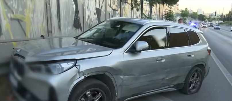 Επίθεση με πυροβολισμούς σε κατάστημα κινητής τηλεφωνίας στο κέντρο της Αθήνας,  καταδίωξη στον Κηφισό – Τρείς συλλήψεις, ο ένας είχε μαχαιρώσει επιχειρηματία στην Κηφισιά (βίντεο)