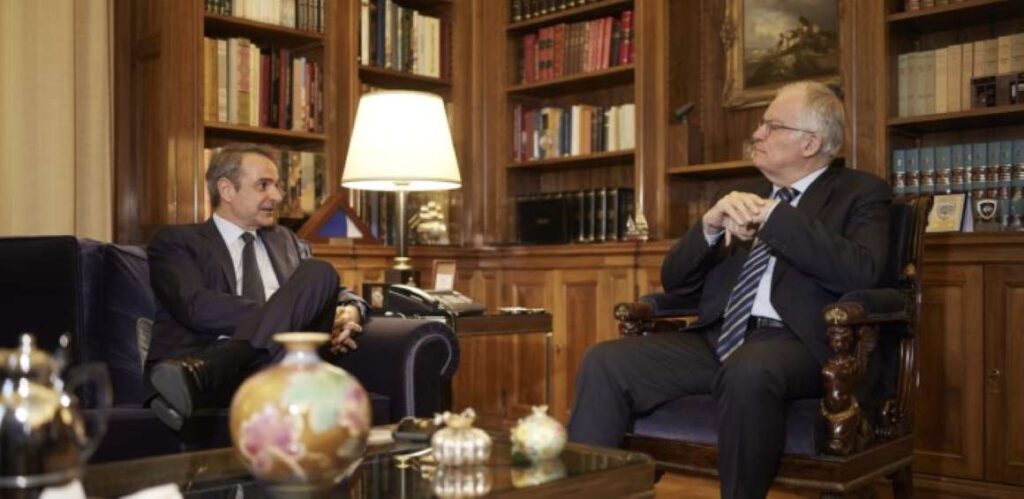 Μητσοτάκης σε Τασούλα: «Σε ένα χρόνο οι εκλογές, η αναδιάταξη του πολιτικού σκηνικού δεν μας αφορά»