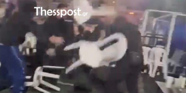 Σοκαριστικό βίντεο από τον άγριο καβγά σε ποντιακό γλέντι στη Θεσσαλονίκη – «Θα μας σκοτώσουν», φώναζε ο κόσμος