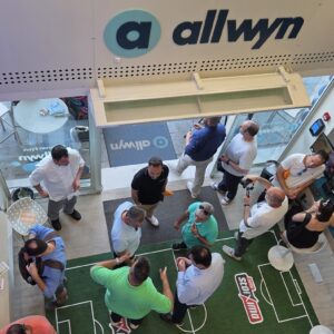 Λαμπερά εγκαίνια για το νέο κατάστημα της Allwyn στο Σύνταγμα – Talk of the town το ολοήμερο party με χορηγούς τους ραδιοφωνικούς σταθμούς Pepper και Happy
