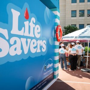 Οι «Allwyn Care Life Savers» μας περιμένουν αύριο 16 Ιουνίου στον Πειραιά  – Πηγαίνουμε στο Δημοτικό Θέατρο και γινόμαστε εθελοντές αιμοδότες και δότες μυελού των οστών