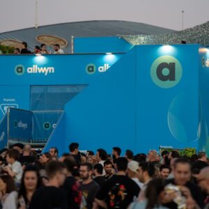 Τα Ημισκούμπρια επέστρεψαν με ένα sold out reunion στη σκηνή του Release Athens Festival (vid.) – Δυναμικό pre-show experience από την Allwyn