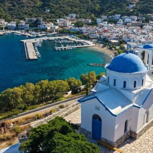 Happy Traveller στους Φούρνους   Σάββατο 6 Ιουνίου στις 16.35, στον ΣΚΑΪ