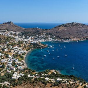 Happy Traveller στη Λέρο: Σάββατο 20 & Κυριακή 21 Ιουνίου στις 16.55, στον ΣΚΑΪ – Τρέϊλερ
