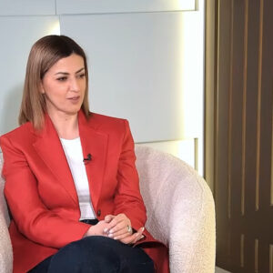 Ειρήνη Αγαπηδάκη: «Έχω δουλέψει καθαρίστρια σε συνεργεία καθαρισμού βράδυ, έκανα σεζόν στον τουρισμό» (βίντεο)