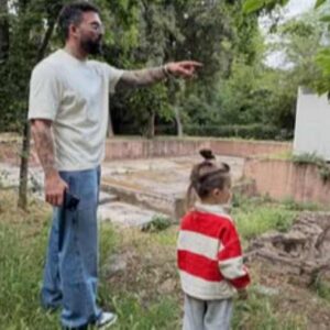 Δημήτρης Αλεξάνδρου: Ο γιος του, Πάρης, του ανακοίνωσε ότι θα …παντρευτεί – Επικό βίντεο