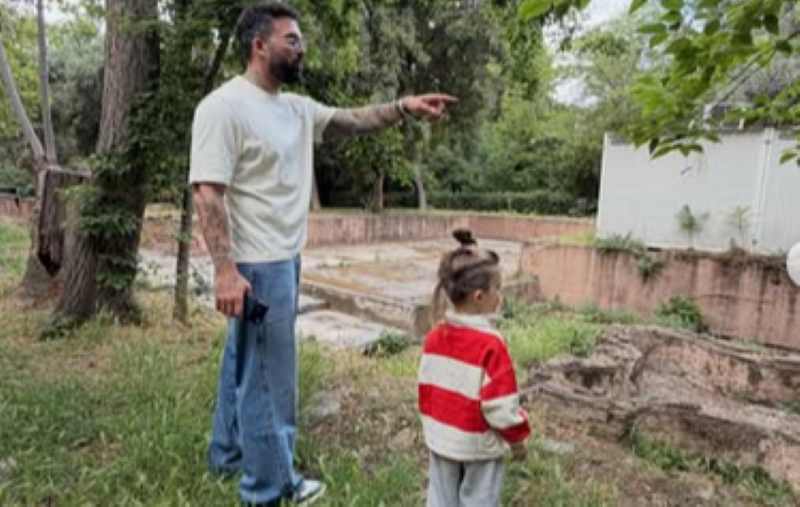 Δημήτρης Αλεξάνδρου: Ο γιος του, Πάρης, του ανακοίνωσε ότι θα …παντρευτεί – Επικό βίντεο