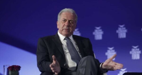 Δημήτρης Αβραμόπουλος: Η βελγική Δικαιοσύνη εξέδωσε ένταλμα σύλληψης σε βάρος  του για το Qatargate – Έχω δηλώσει στο Πόθεν Έσχες τις αμοιβές μου από τη ΜΚΟ, απαντά