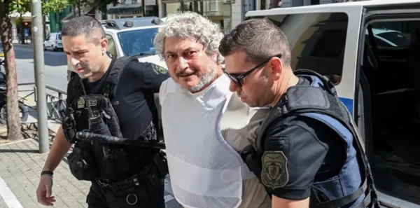 Πάτρα: Αγνώριστος μετά από 27 χρόνια ο Τζέιμς Δαλαμάγκας – Στον εισαγγελέα ο καταζητούμενος   για δολοφονία στην Αυστραλία