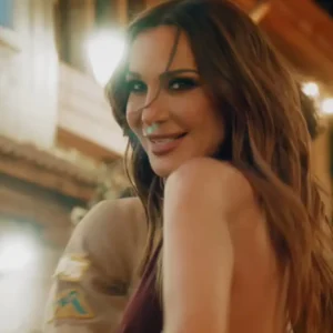 Δέσποινα Βανδή: Το ξεσηκωτικό video clip για το νέο τραγούδι της «Να με αγαπάς»