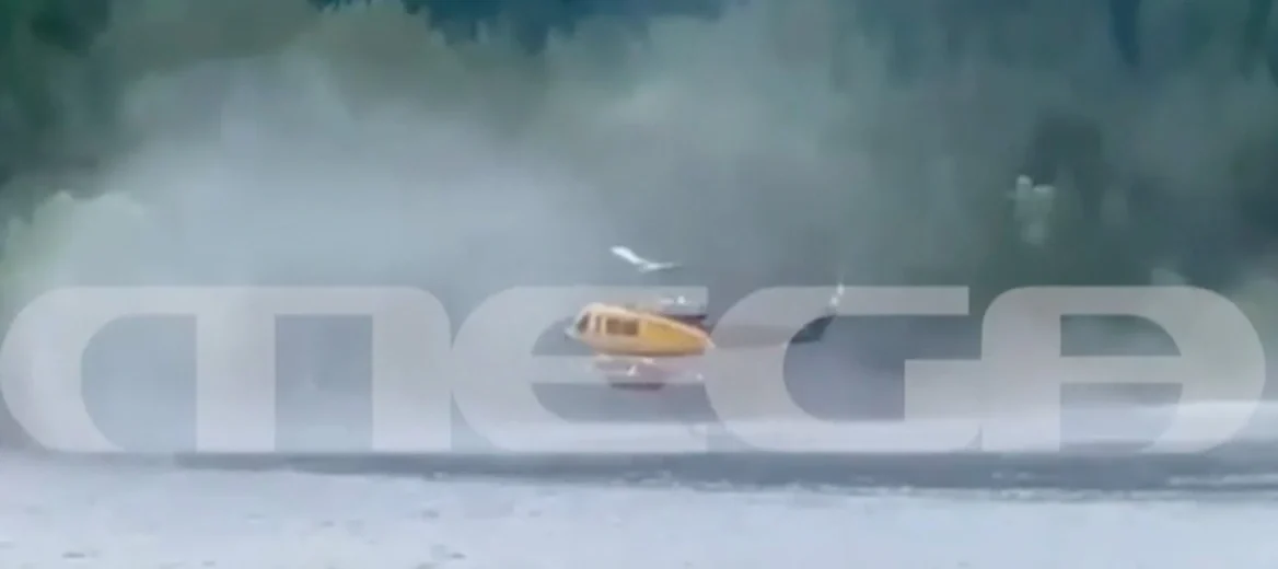 Πυροσβεστικό ελικόπτερο που επιχειρούσε στη φωτιά στα Γρεβενά έπεσε στη λίμνη – Σώθηκαν οι πιλότοι, βγήκαν κολυμπώντας στη στεριά – Βίντεο ντοκουμέντο