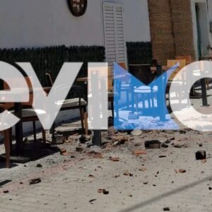 Ισχυρές σεισμικές δονήσεις 4,8 και 5,2 Ρίχτερ στη Βόρεια Εύβοια –  Ζημιές σε σπίτια, μαγαζιά και σε εκκλησία – «Δεν είναι κάτι ασυνήθιστο για  την περιοχή», λέει ο Παπαζάχος (βίντεο)