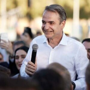 Μητσοτάκης από Βούλα: Ο “τζάμπα 1” συναγωνίζεται τον “τζάμπα 2” – Όποιος σας υπόσχεται τζάμπα παροχές να ξέρετε ότι θα σας τα πάρει.