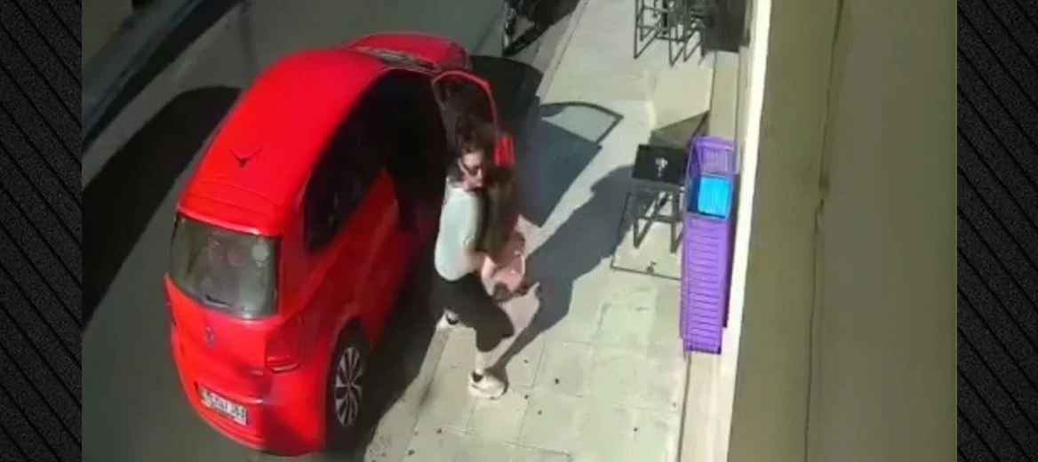 «Κόλλησε το γκάζι, δεν πρόλαβα να πατήσω φρένο», λέει ο 75χρονος για το φοβερό τροχαίο στη Ναύπακτο – Βίντεο