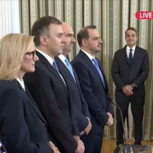 Ορκίστηκαν τα νέα μέλη της κυβέρνησης στο Προεδρικό Μέγαρο (βίντεο)