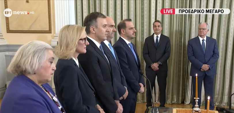 Ορκίστηκαν τα νέα μέλη της κυβέρνησης στο Προεδρικό Μέγαρο (βίντεο)