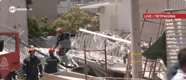 Κατάρρευση πολυκατοικίας στα Πετράλωνα – Σώοι όλοι οι ένοικοι, πέντε προσαγωγές, συνεχίζονται οι έρευνες στα συντρίμμια για τυχόν εγκλωβισμένους (εικόνες&βίντεο)